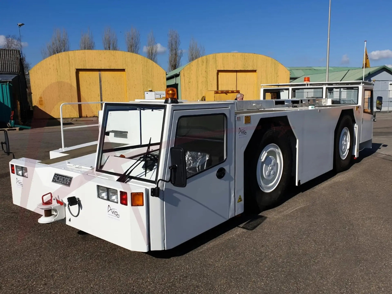 SCHOPF F396 - Pushback tractor: picture 1 SCHOPF F396 - Pushback tractor: picture 1