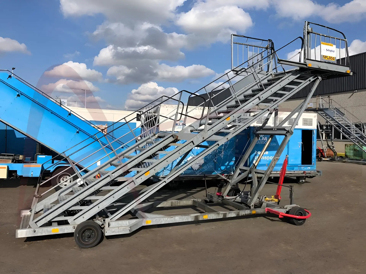 TCG CS4700 - Passenger stairs: picture 1 TCG CS4700 - Passenger stairs: picture 1