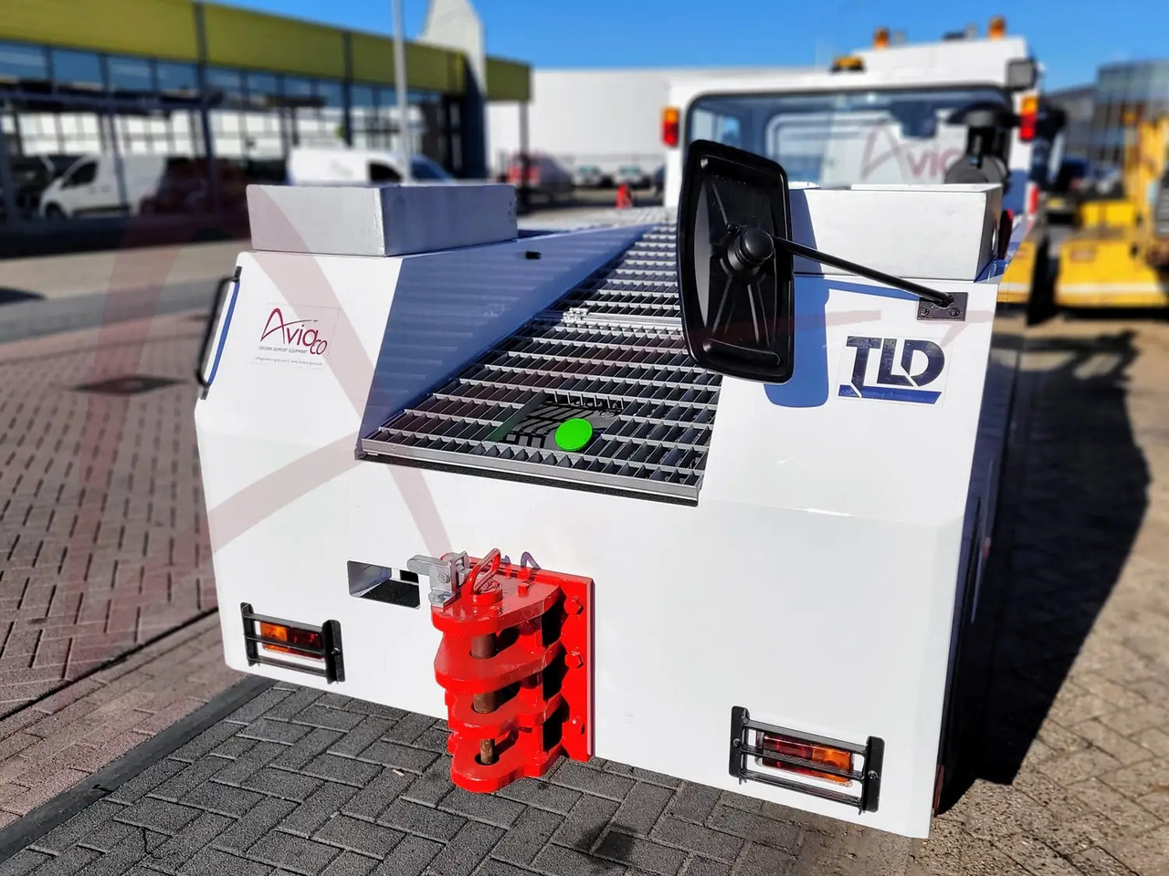 TLD TMX-100 - Pushback tractor: picture 5 TLD TMX-100 - Pushback tractor: picture 5