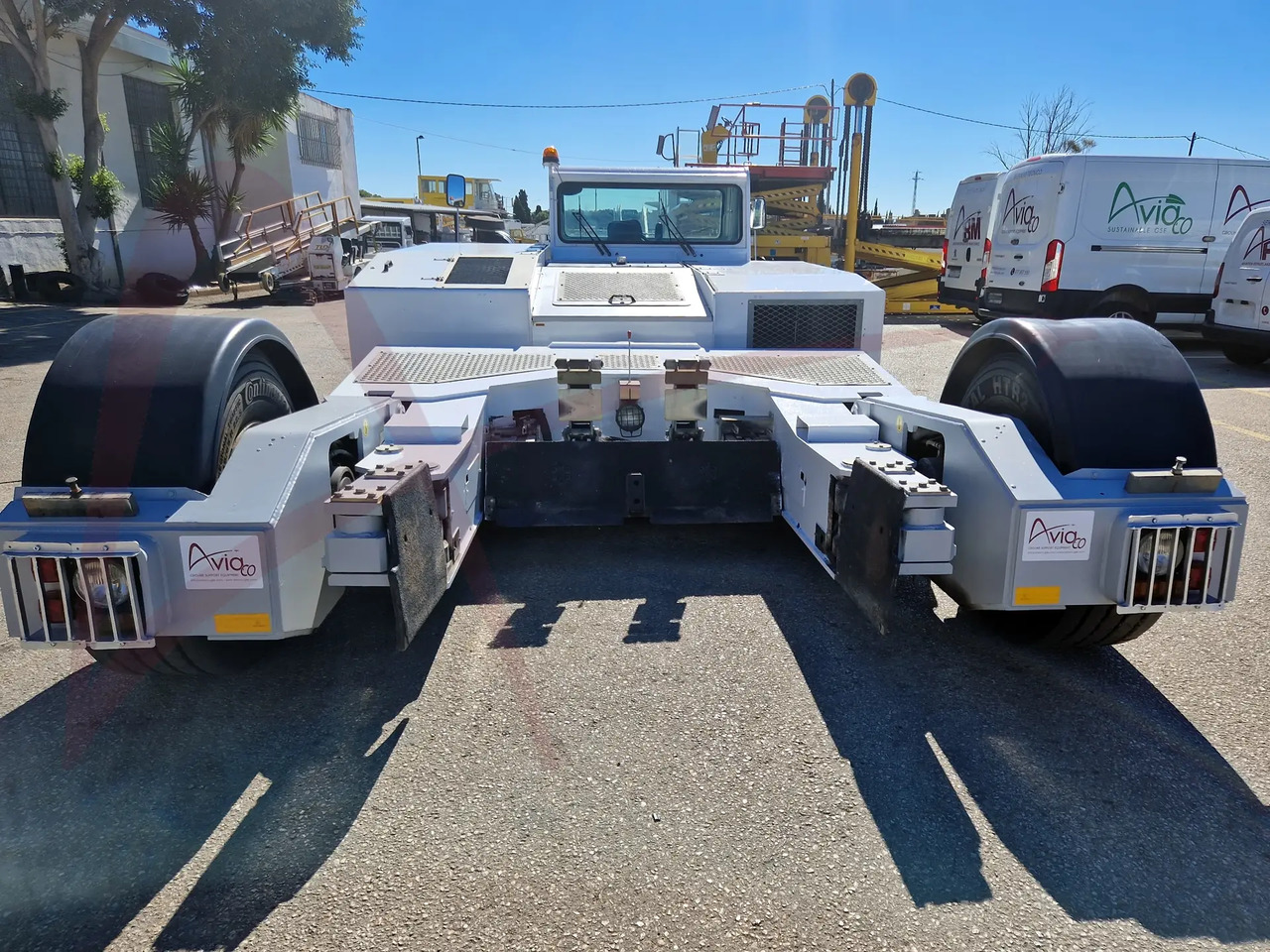 TLD TPX-200-S - Pushback tractor: picture 1 TLD TPX-200-S - Pushback tractor: picture 1