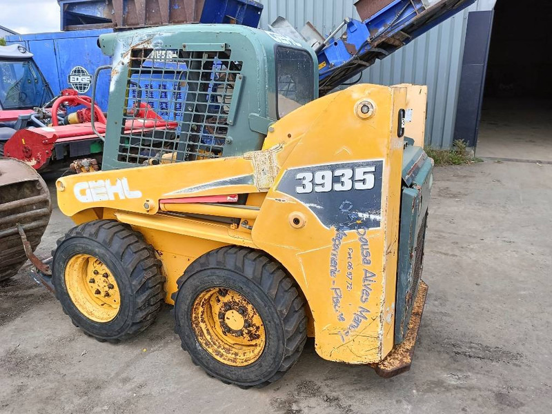 Gehl 3935 3840 schranklader loader skid steer bobcat - Skid steer loader: picture 1 Gehl 3935 3840 schranklader loader skid steer bobcat - Skid steer loader: picture 1