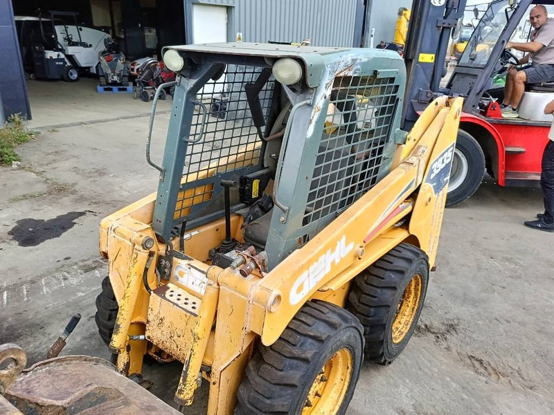 Gehl 3935 3840 schranklader loader skid steer bobcat - Skid steer loader: picture 4 Gehl 3935 3840 schranklader loader skid steer bobcat - Skid steer loader: picture 4