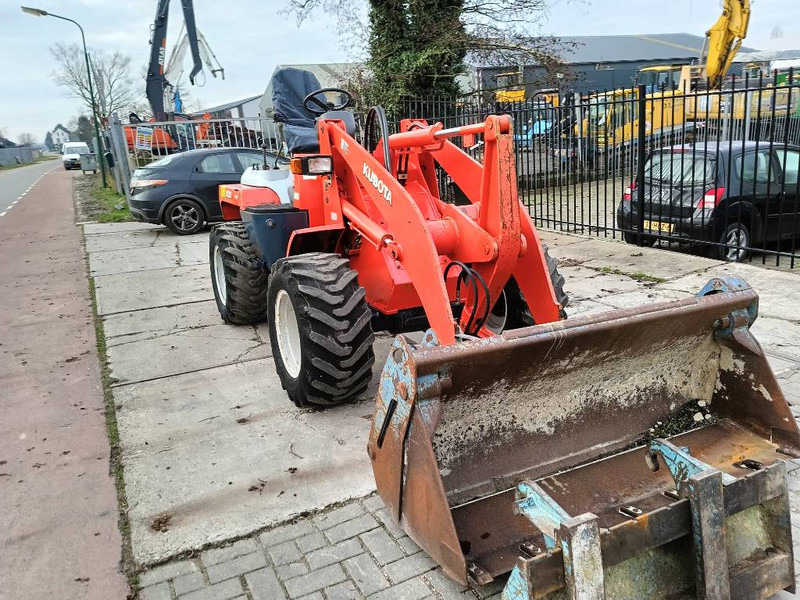 Kubota R 520 shovel wiellader loader lader met bak/vorken - Wheel loader: picture 4 Kubota R 520 shovel wiellader loader lader met bak/vorken - Wheel loader: picture 4