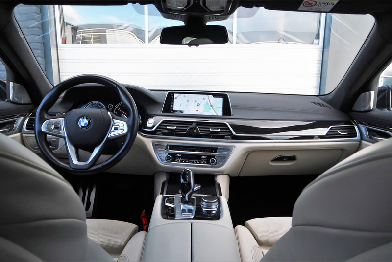 BMW 7 Serie 740Ld xDrive High Executive M-PAKKET/ MASSAGE/ PANO/ DEALER OND/ VOL! - Sedan: picture 2 BMW 7 Serie 740Ld xDrive High Executive M-PAKKET/ MASSAGE/ PANO/ DEALER OND/ VOL! - Sedan: picture 2