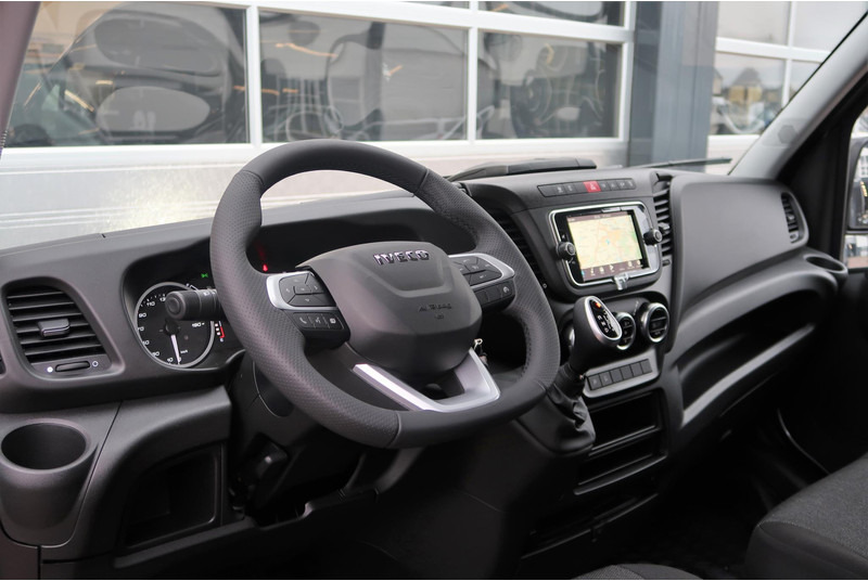 Iveco Daily 35S18HV 3.0 L2H2 AUT/ 2X SCHUIFDEUR/ CAMERA/ LED/ CRUISE/ CLIMA/ NAVI - Panel van: picture 2 Iveco Daily 35S18HV 3.0 L2H2 AUT/ 2X SCHUIFDEUR/ CAMERA/ LED/ CRUISE/ CLIMA/ NAVI - Panel van: picture 2