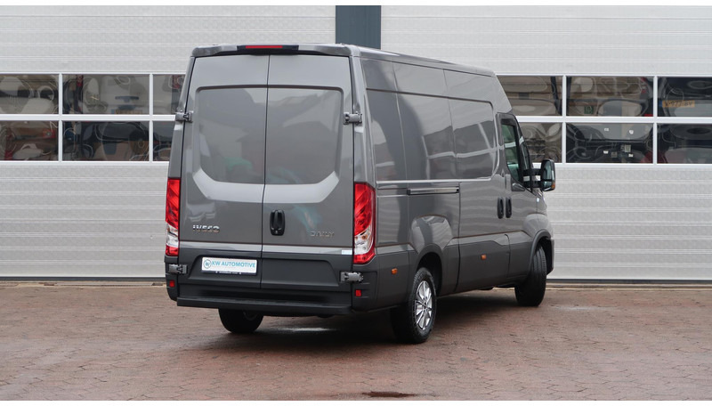 Iveco Daily 35S18HV 3.0 L2H2 BPM VRIJ/ AUT/ 2X SCHUIFDEUR/ CAMERA/ CRUISE/ CLIMA/ NAVI/ LED - Panel van: picture 5 Iveco Daily 35S18HV 3.0 L2H2 BPM VRIJ/ AUT/ 2X SCHUIFDEUR/ CAMERA/ CRUISE/ CLIMA/ NAVI/ LED - Panel van: picture 5