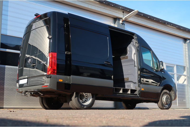 Mercedes-Benz Sprinter 519 3.0 CDI L2H2 V6 AUT/ CAMERA/ 2X DEUR/ 1EIG/ CRUISE/ CLIMA/ TREKHAAK - Panel van: picture 5 Mercedes-Benz Sprinter 519 3.0 CDI L2H2 V6 AUT/ CAMERA/ 2X DEUR/ 1EIG/ CRUISE/ CLIMA/ TREKHAAK - Panel van: picture 5