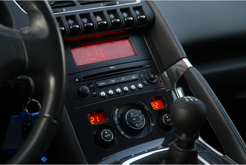 Peugeot 3008 1.6 VTi Première CRUISE/ PANO/ CLIMA/ HEAD-UP/ ETC. - Car: picture 4 Peugeot 3008 1.6 VTi Première CRUISE/ PANO/ CLIMA/ HEAD-UP/ ETC. - Car: picture 4