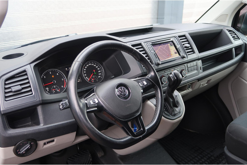 Volkswagen Transporter 2.0 TDI L2H1 AUT/ 1E EIG/ NAVI/ CRUISE/ AIRCO/ TREKHAAK - Small van: picture 2 Volkswagen Transporter 2.0 TDI L2H1 AUT/ 1E EIG/ NAVI/ CRUISE/ AIRCO/ TREKHAAK - Small van: picture 2