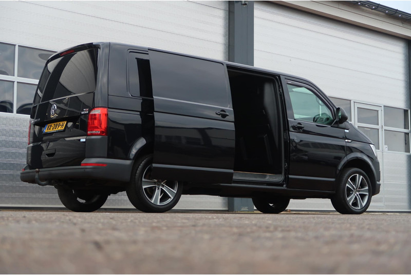 Volkswagen Transporter 2.0 TDI L2H1 AUT/ 1E EIG/ NAVI/ CRUISE/ AIRCO/ TREKHAAK - Small van: picture 4 Volkswagen Transporter 2.0 TDI L2H1 AUT/ 1E EIG/ NAVI/ CRUISE/ AIRCO/ TREKHAAK - Small van: picture 4