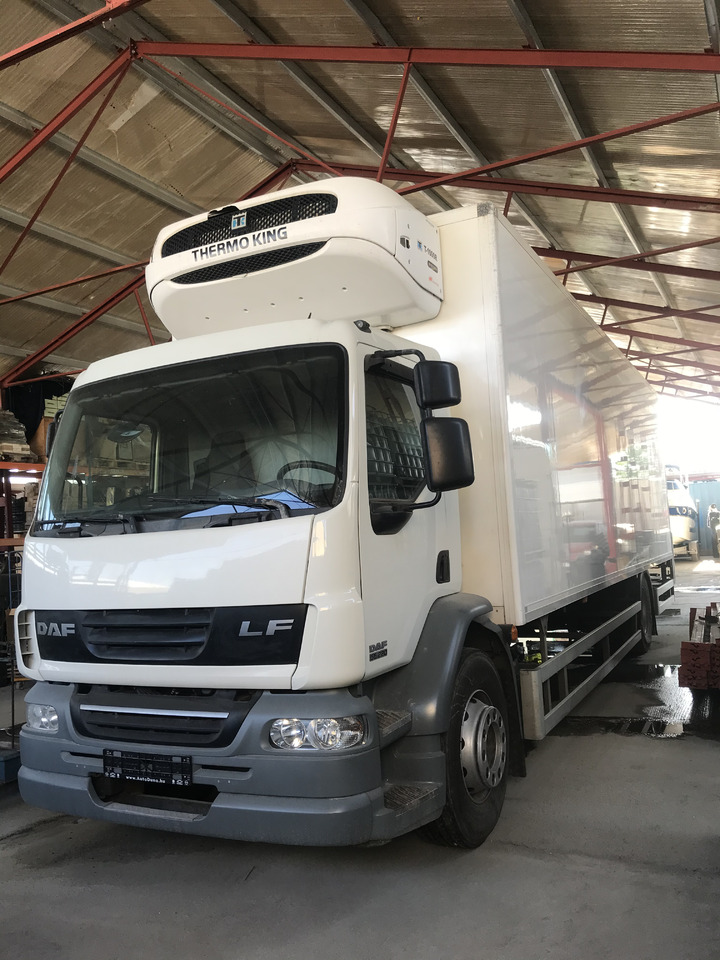 DAF LF 55.220 19T EURO5 THERMOKING T-1000R 3 TEMPERATURE - Refrigerator truck: picture 1 DAF LF 55.220 19T EURO5 THERMOKING T-1000R 3 TEMPERATURE - Refrigerator truck: picture 1