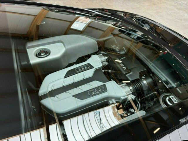 AUDI R8 4.2 FSI V8 quattro Coupé makellos!... - Coupe: picture 4 AUDI R8 4.2 FSI V8 quattro Coupé makellos!... - Coupe: picture 4