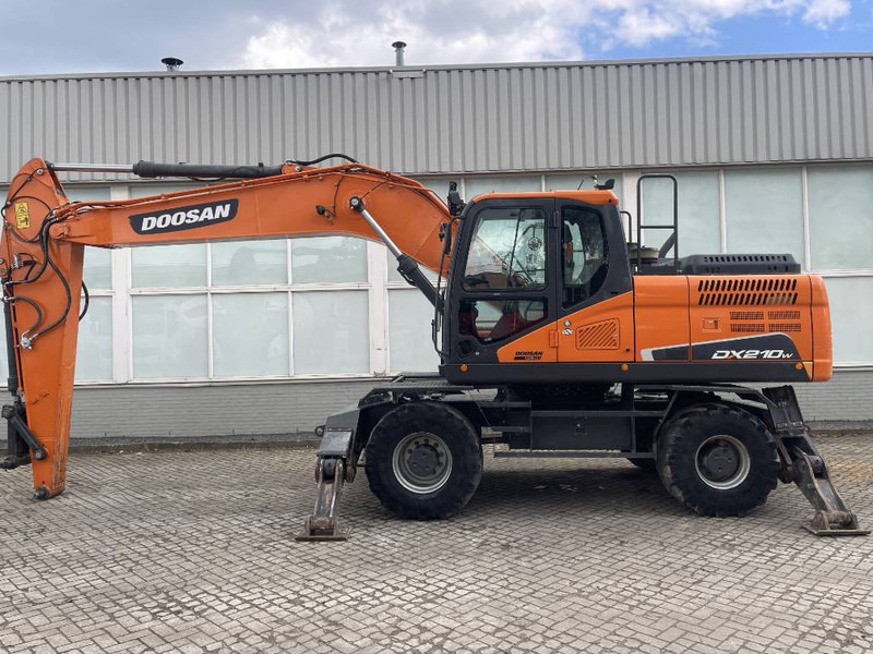 Doosan DX 210 W-5 2020 CE - Wheel excavator: picture 1 Doosan DX 210 W-5 2020 CE - Wheel excavator: picture 1