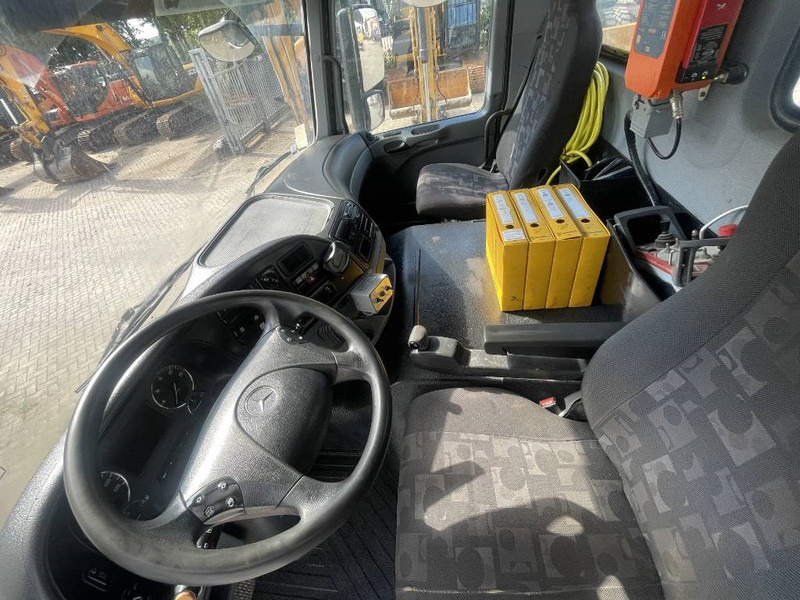 Concrete mixer truck Mercedes-Benz Actros 3241 Putzmeister M24/3 2013 8X4: picture 14 Concrete mixer truck Mercedes-Benz Actros 3241 Putzmeister M24/3 2013 8X4: picture 14