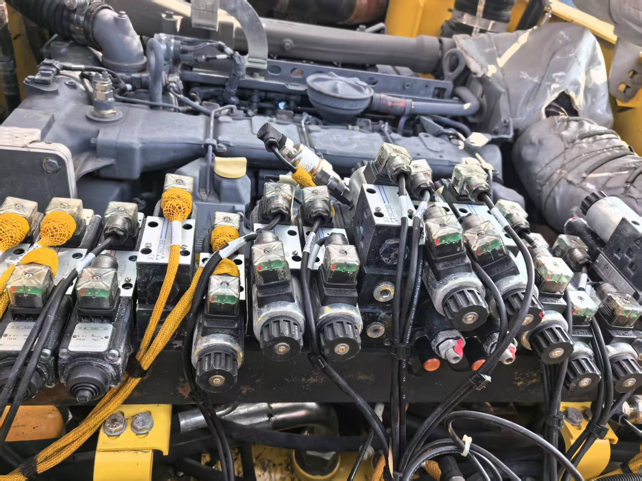 BOMAG Second Hand Asphalt Milling Machine BM2000/60 Asphalt Cold Milling Machine Price - Cold planer: picture 3 BOMAG Second Hand Asphalt Milling Machine BM2000/60 Asphalt Cold Milling Machine Price - Cold planer: picture 3