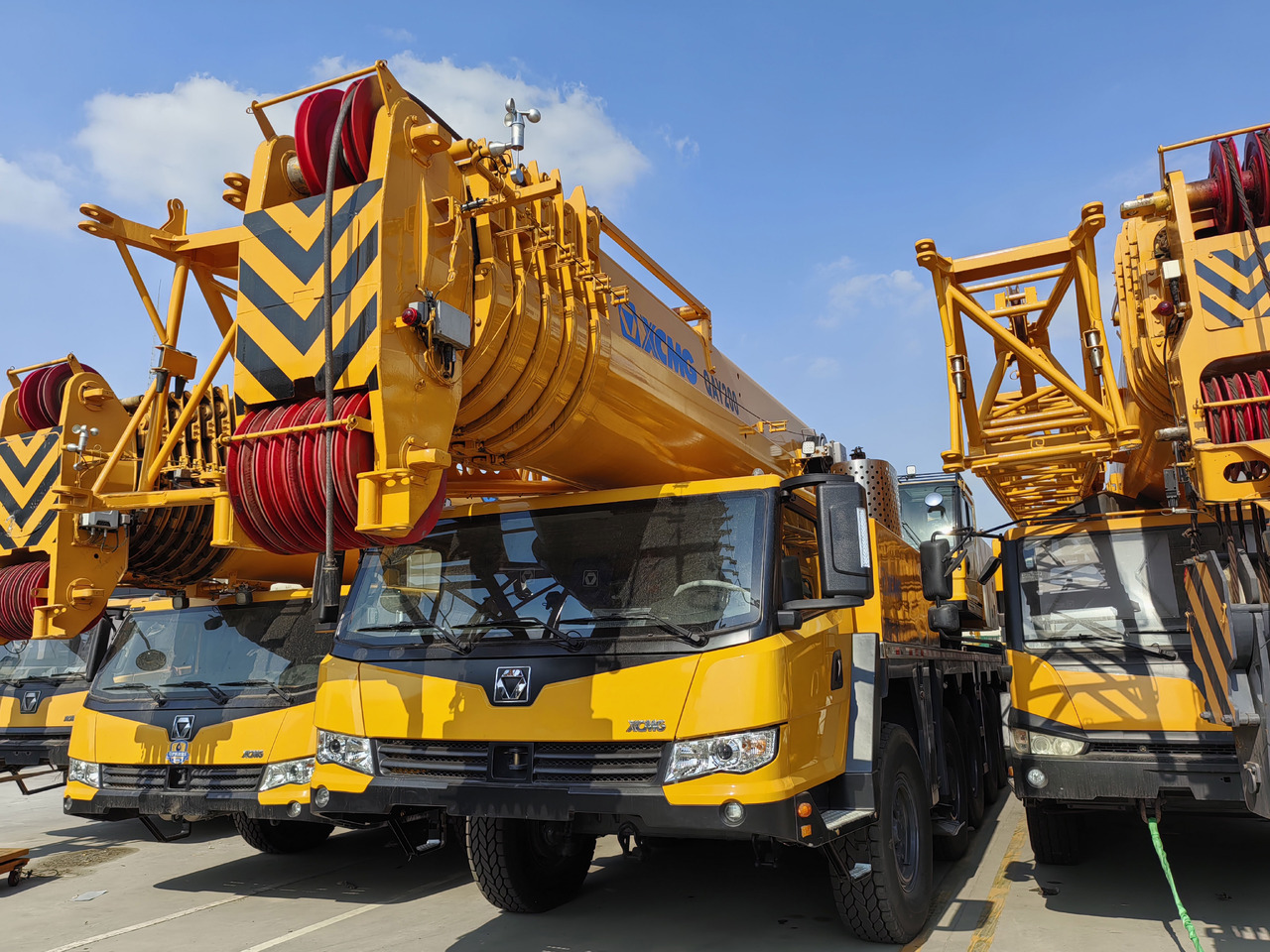 XCMG Factory Second Hand Mobile Truck Crane QAY200 200 Ton All Terrain Cranes In Good Condition - All terrain crane: picture 2 XCMG Factory Second Hand Mobile Truck Crane QAY200 200 Ton All Terrain Cranes In Good Condition - All terrain crane: picture 2