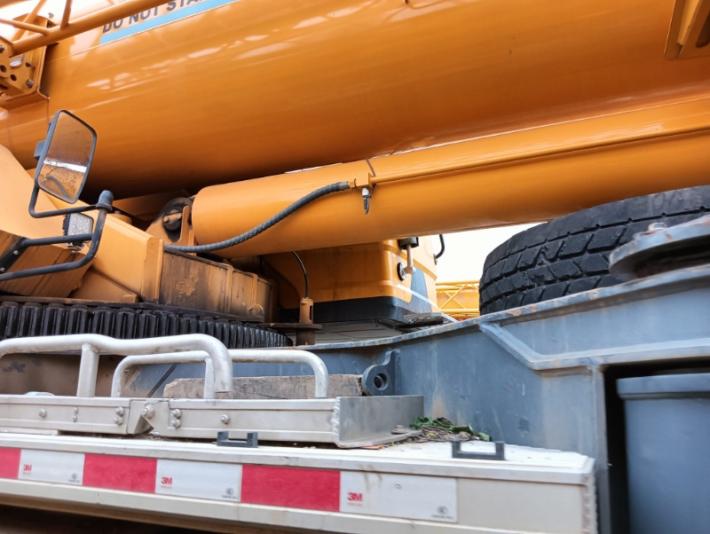 Mobile crane XCMG Official Second Hand Hydraulic Truck Crane XCT80L6 6-Section Arm Mobile Truck Crane For Sale: picture 6