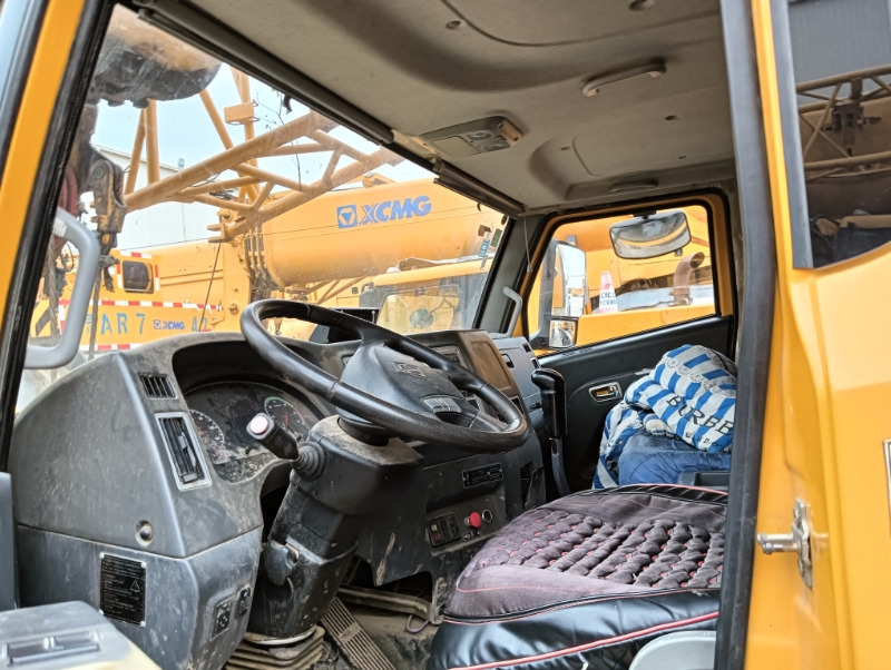 Mobile crane XCMG Official Second Hand Hydraulic Truck Crane XCT80L6 6-Section Arm Mobile Truck Crane For Sale: picture 7