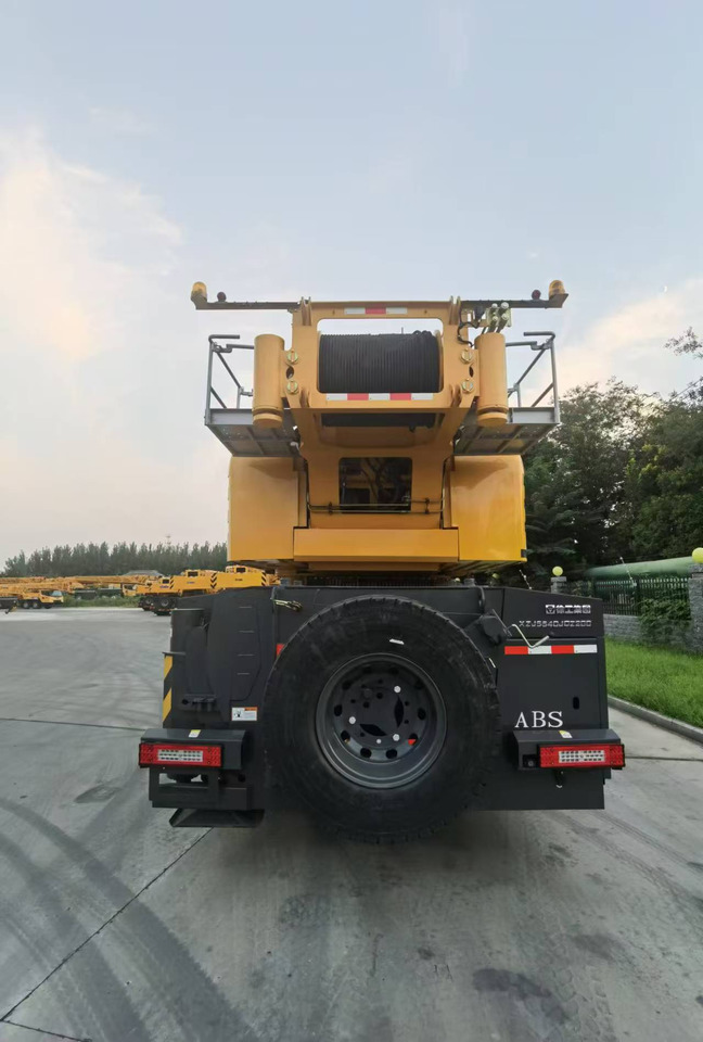 XCMG Official Used 200ton Truck Lifting Crane XCA200L8 Hydraulic Mobile Crane Price List - All terrain crane: picture 3 XCMG Official Used 200ton Truck Lifting Crane XCA200L8 Hydraulic Mobile Crane Price List - All terrain crane: picture 3