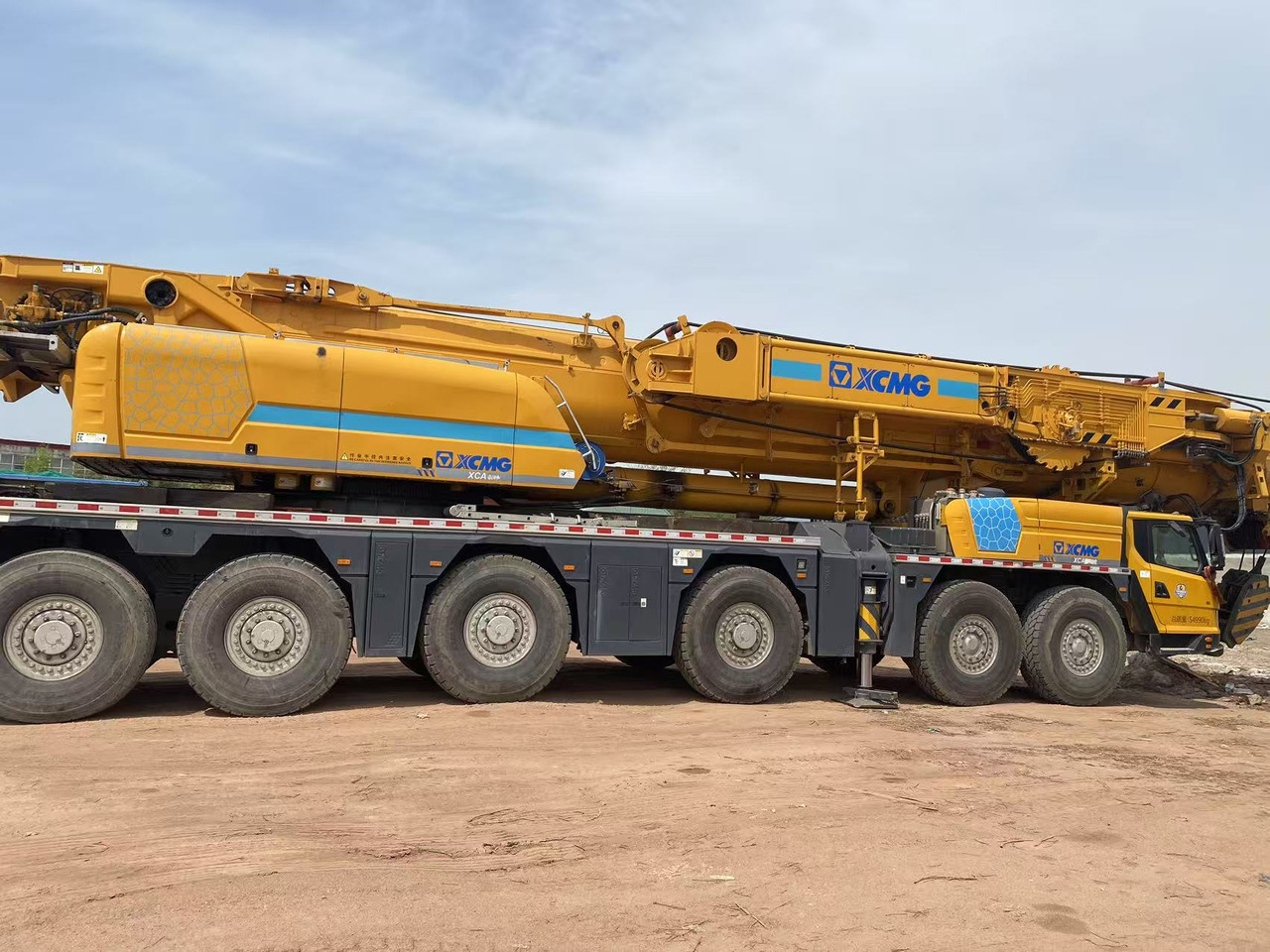 XCMG Official Used All Terrain Crane XCA300-1 300 Ton Mobile Crane Price - All terrain crane: picture 4 XCMG Official Used All Terrain Crane XCA300-1 300 Ton Mobile Crane Price - All terrain crane: picture 4