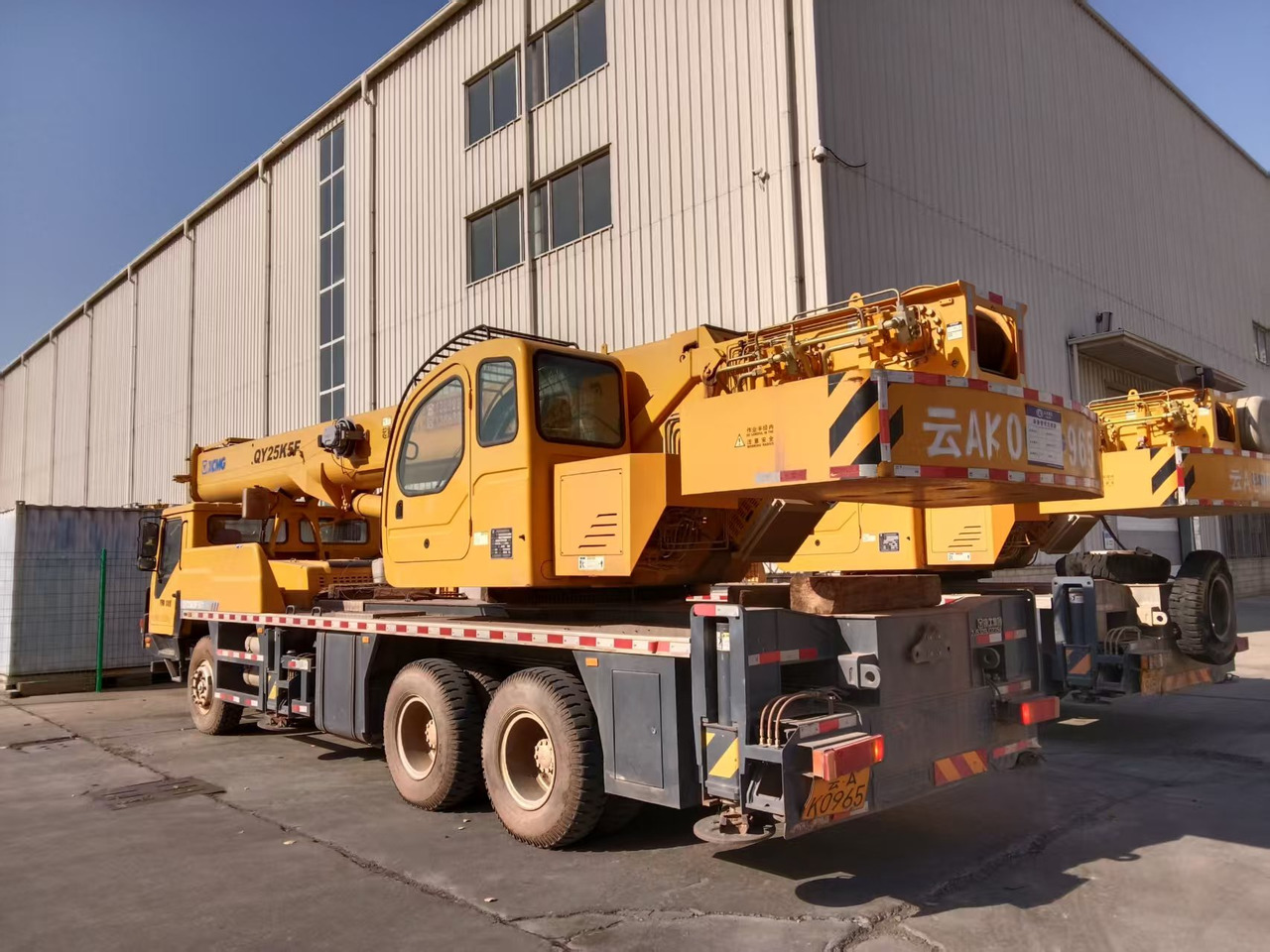 XCMG Official Used Pickup Truck Crane 25 Ton Small Mobile Crane Truck Hot Sale - Mobile crane: picture 4 XCMG Official Used Pickup Truck Crane 25 Ton Small Mobile Crane Truck Hot Sale - Mobile crane: picture 4