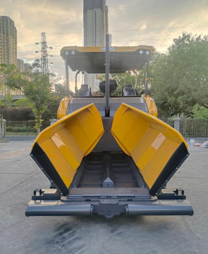 XCMG RP905IV used crawler portable concrete asphalt paver price - Asphalt paver: picture 5 XCMG RP905IV used crawler portable concrete asphalt paver price - Asphalt paver: picture 5
