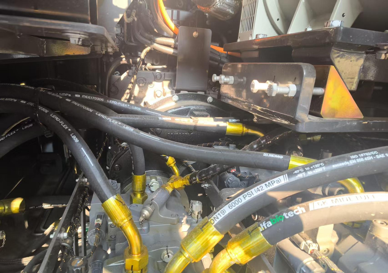 XCMG official used asphalt paver RP905IV Concrete machine - Asphalt paver: picture 2 XCMG official used asphalt paver RP905IV Concrete machine - Asphalt paver: picture 2