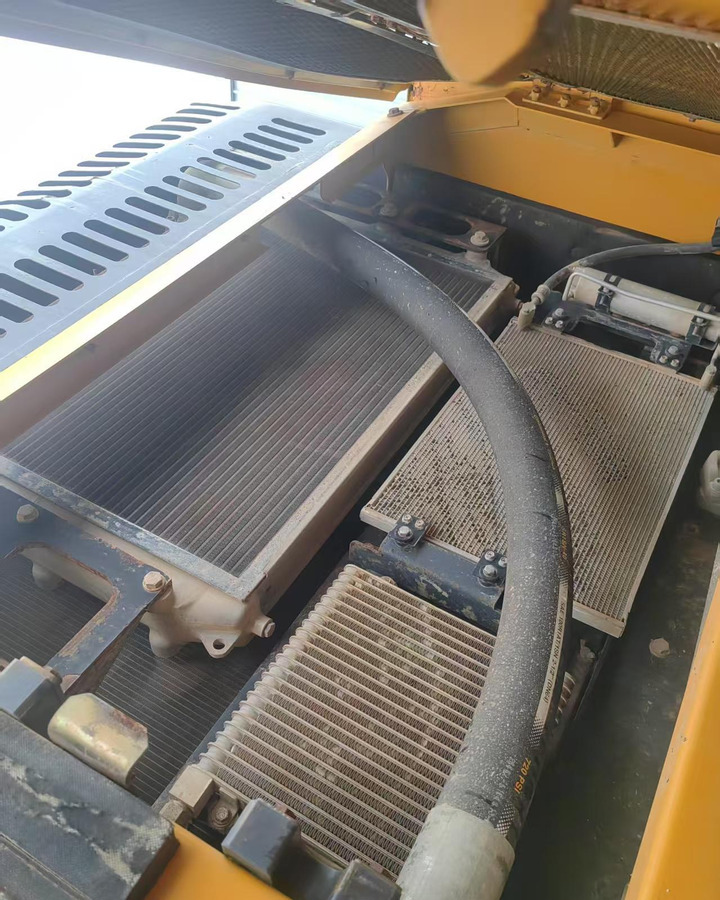 Crawler excavator XCMG used hydraulic excavator XE490DK 49ton for sale: picture 9