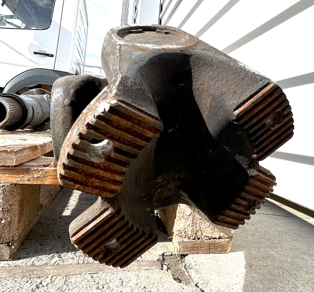 DAF CF EURO 6 440 DRIVE SHAFT LENGTH 1640 MM - Propeller shaft: picture 4 DAF CF EURO 6 440 DRIVE SHAFT LENGTH 1640 MM - Propeller shaft: picture 4