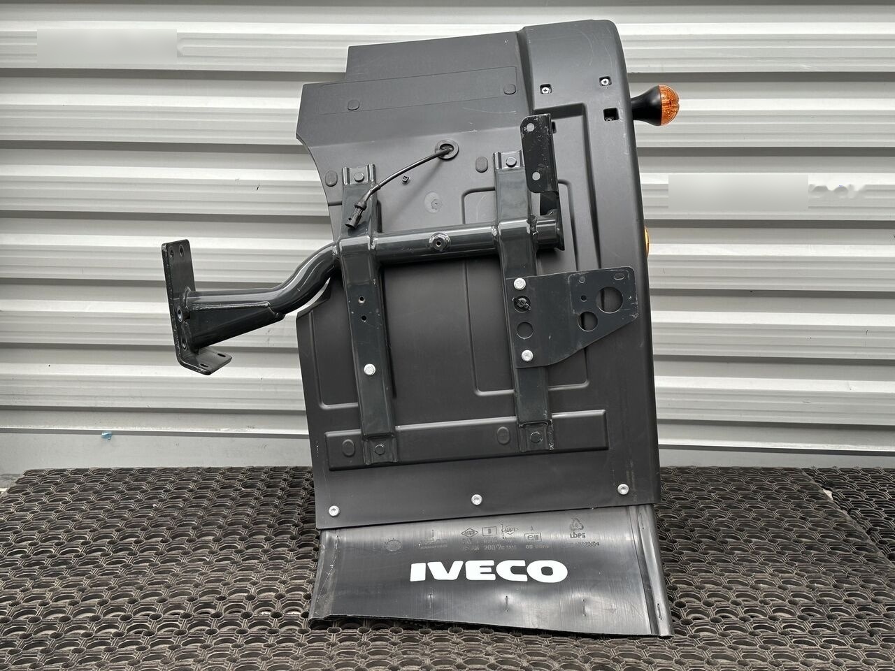 IVECO EUROCARGO 5801551255 IVECO 5801551255 - Fender for Truck: picture 1 IVECO EUROCARGO 5801551255 IVECO 5801551255 - Fender for Truck: picture 1