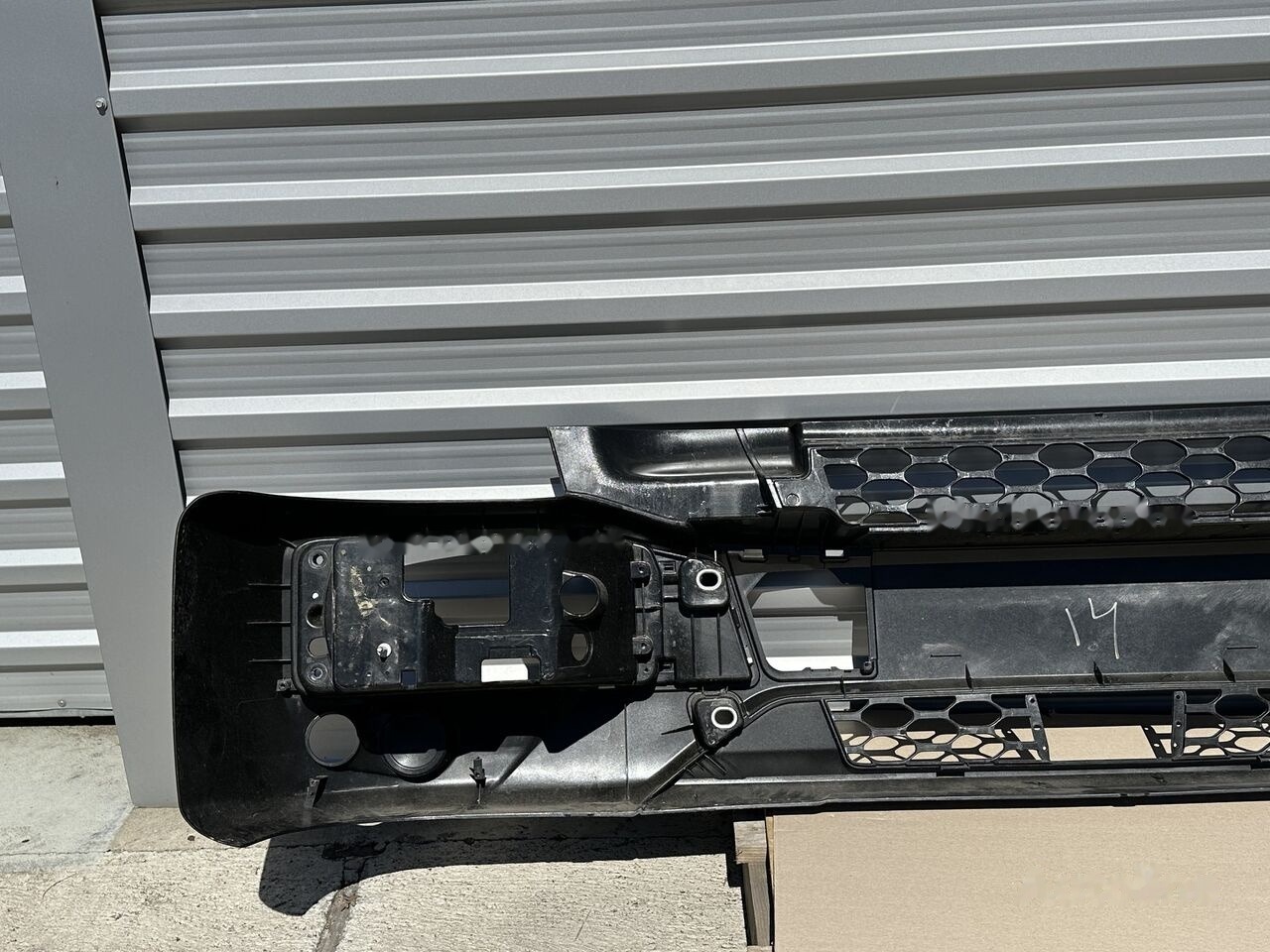 IVECO EUROCARGO 5801696199 IVECO 5801696199 - Bumper for Truck: picture 5 IVECO EUROCARGO 5801696199 IVECO 5801696199 - Bumper for Truck: picture 5