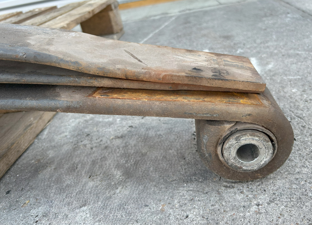 MERCEDES-BENZ 3-LEAF SPRING FRONT FOR MERCEDES AROCS MP4 - Steel suspension: picture 2 MERCEDES-BENZ 3-LEAF SPRING FRONT FOR MERCEDES AROCS MP4 - Steel suspension: picture 2