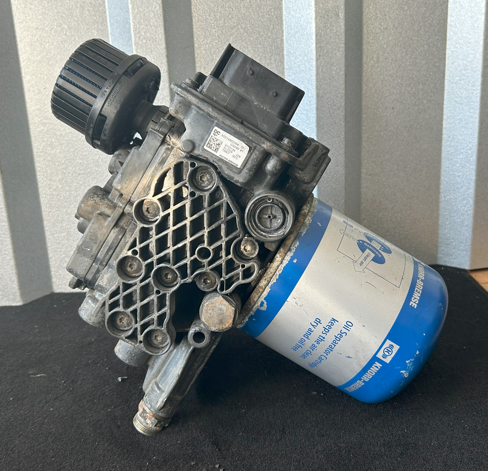 MERCEDES-BENZ ACTROS MP4 EAPU AIR DRYER - Brake parts for Truck: picture 3 MERCEDES-BENZ ACTROS MP4 EAPU AIR DRYER - Brake parts for Truck: picture 3