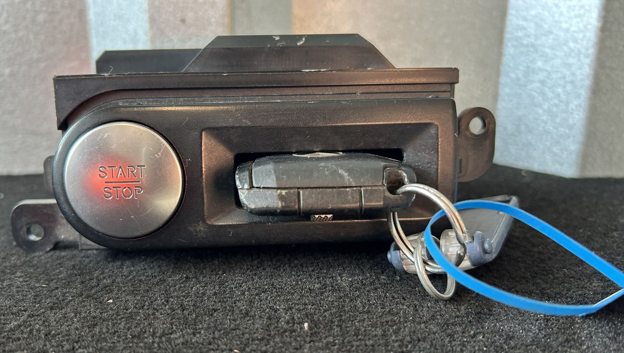 MERCEDES-BENZ ACTROS MP4 START/STOP IGNITION SWITCH - Dashboard for Truck: picture 1 MERCEDES-BENZ ACTROS MP4 START/STOP IGNITION SWITCH - Dashboard for Truck: picture 1