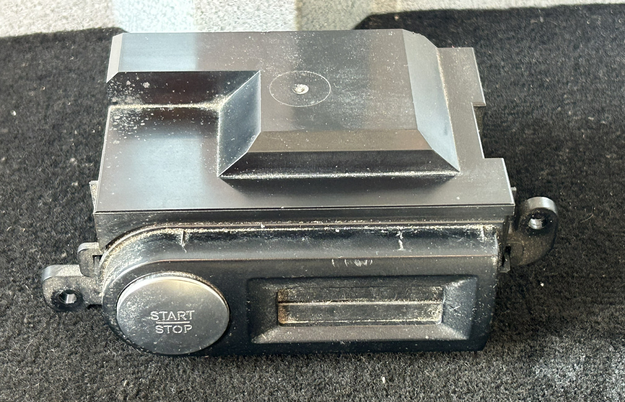 MERCEDES-BENZ ACTROS MP4 START/STOP IGNITION SWITCH - Dashboard for Truck: picture 2 MERCEDES-BENZ ACTROS MP4 START/STOP IGNITION SWITCH - Dashboard for Truck: picture 2