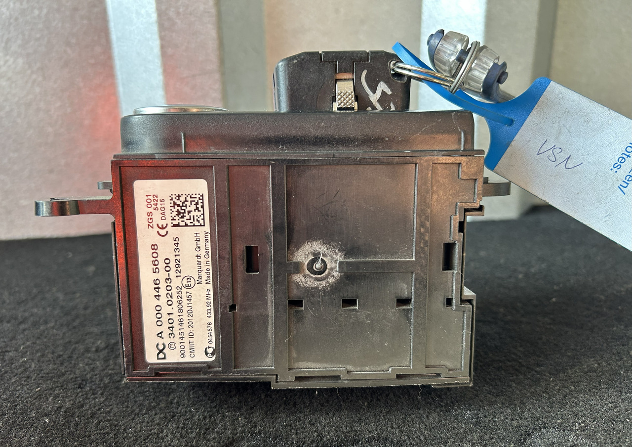 MERCEDES-BENZ ACTROS MP4 START/STOP IGNITION SWITCH - Dashboard for Truck: picture 3 MERCEDES-BENZ ACTROS MP4 START/STOP IGNITION SWITCH - Dashboard for Truck: picture 3