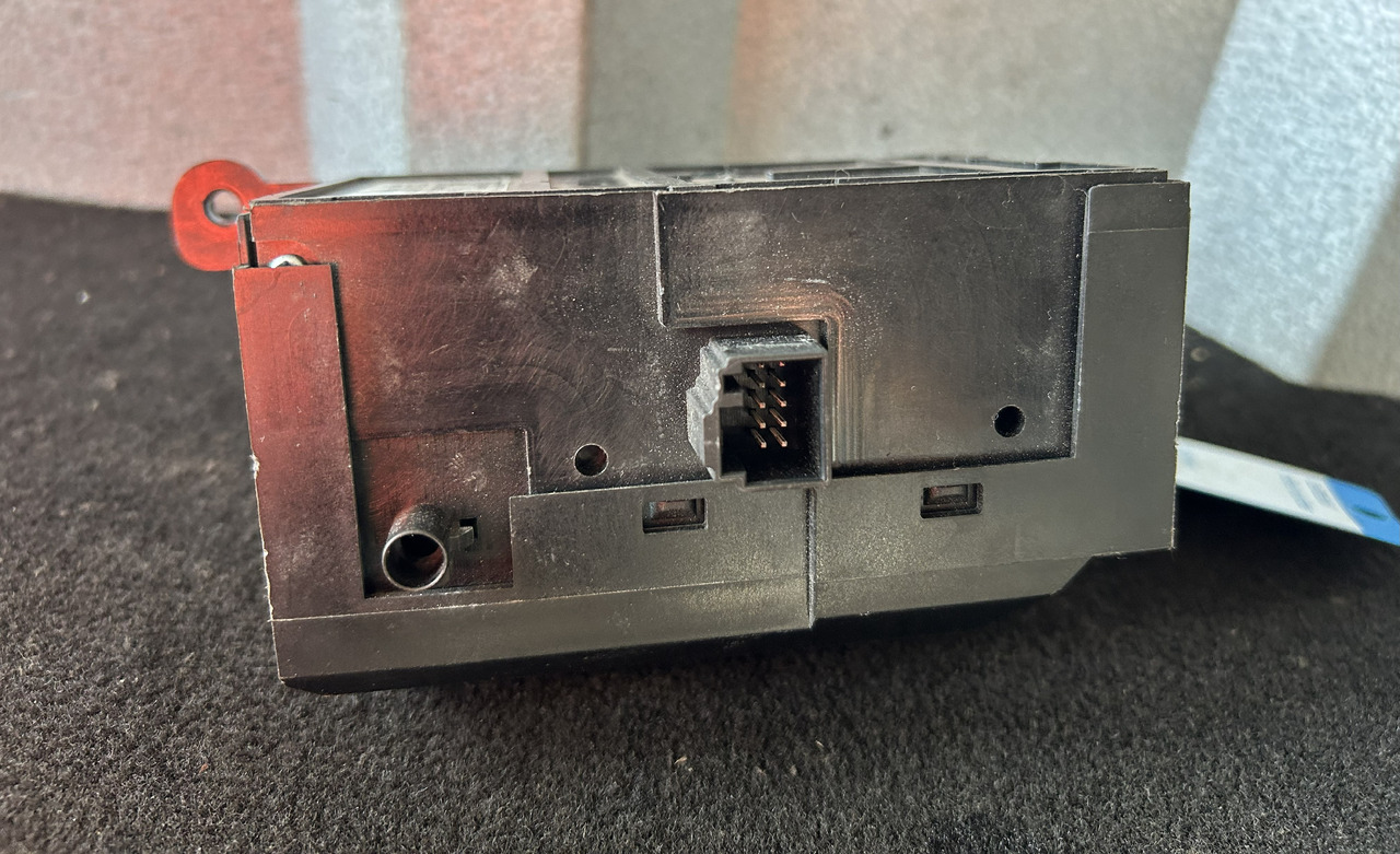 MERCEDES-BENZ ACTROS MP4 START/STOP IGNITION SWITCH - Dashboard for Truck: picture 4 MERCEDES-BENZ ACTROS MP4 START/STOP IGNITION SWITCH - Dashboard for Truck: picture 4