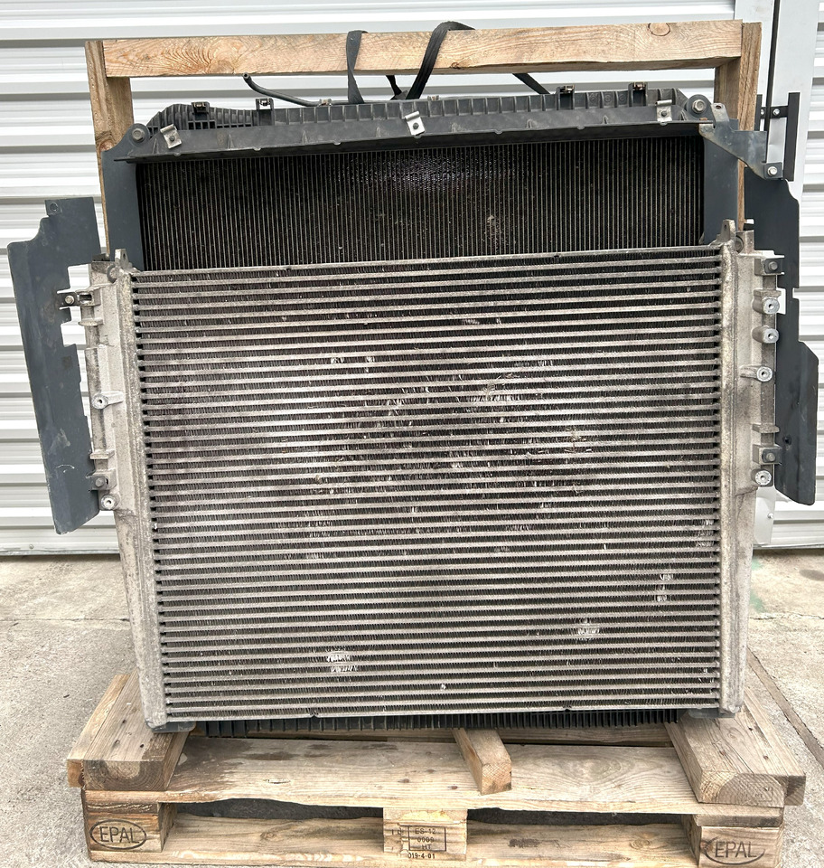 Mercedes ACTROS MP4 COOLERS SET - Radiator: picture 1 Mercedes ACTROS MP4 COOLERS SET - Radiator: picture 1