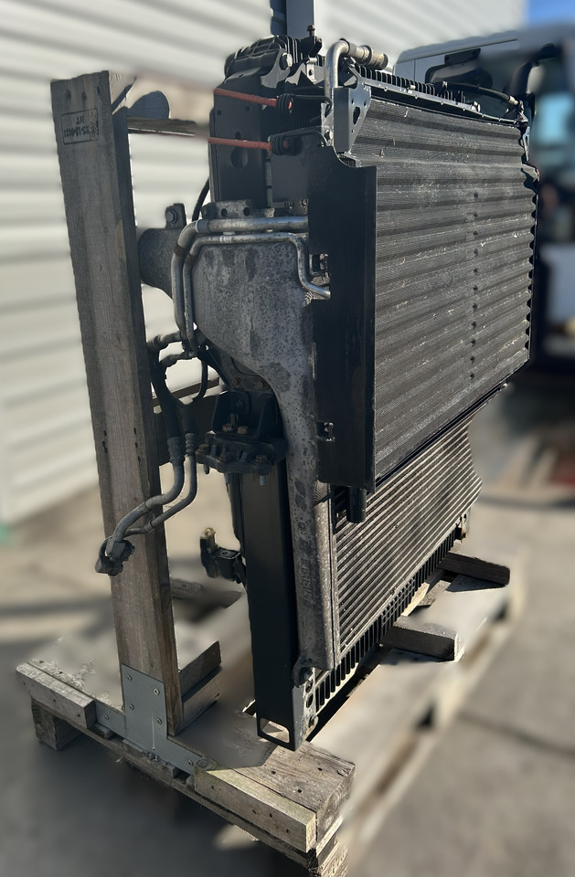 Mercedes ACTROS MP4 COOLERS SET - Radiator: picture 2 Mercedes ACTROS MP4 COOLERS SET - Radiator: picture 2