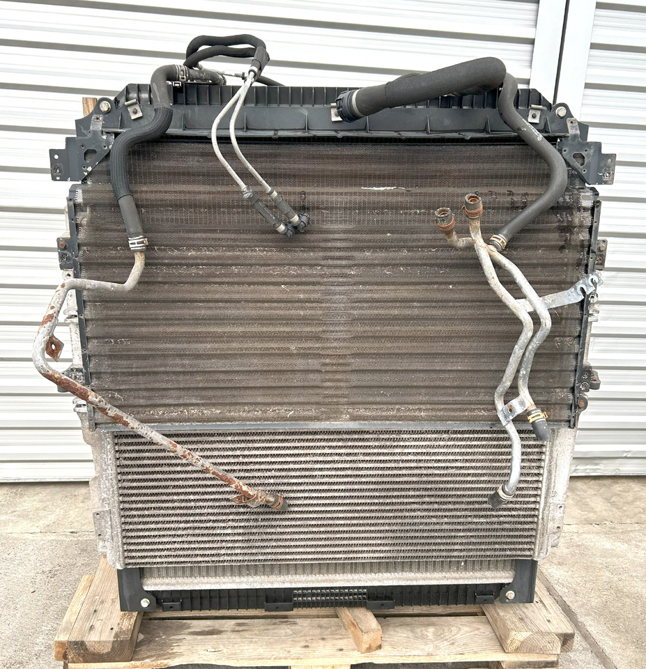 Mercedes ACTROS MP4 COOLERS SET - Radiator: picture 1 Mercedes ACTROS MP4 COOLERS SET - Radiator: picture 1