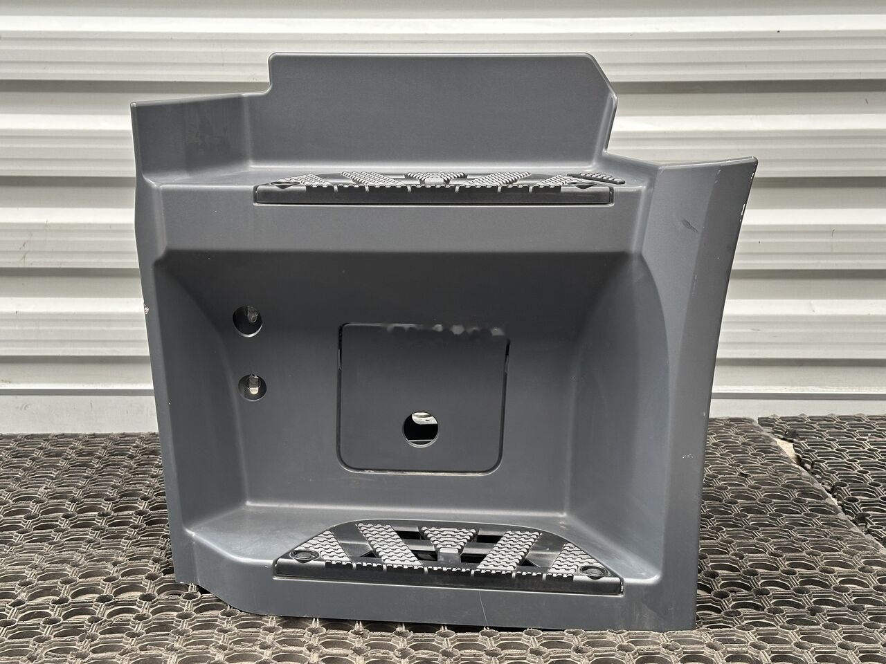 Mercedes-Benz ACTROS MP4 A9606662903 Mercedes-Benz A9606662903 - Footstep for Truck: picture 1 Mercedes-Benz ACTROS MP4 A9606662903 Mercedes-Benz A9606662903 - Footstep for Truck: picture 1