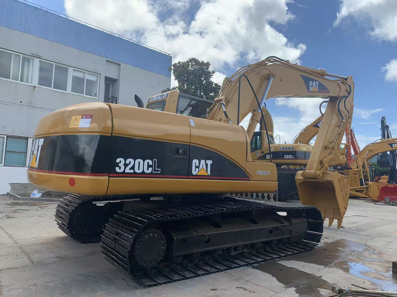 Caterpillar 320C, 320CL Hydraulic Excavator with Wide Track for Swamp Terrain - Crawler excavator: picture 4 Caterpillar 320C, 320CL Hydraulic Excavator with Wide Track for Swamp Terrain - Crawler excavator: picture 4