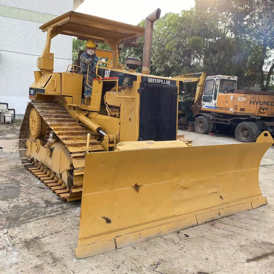 Caterpillar Bulldozer CAT D5H, D5K Cheap Japan Origin Bulldozer - Bulldozer: picture 2 Caterpillar Bulldozer CAT D5H, D5K Cheap Japan Origin Bulldozer - Bulldozer: picture 2