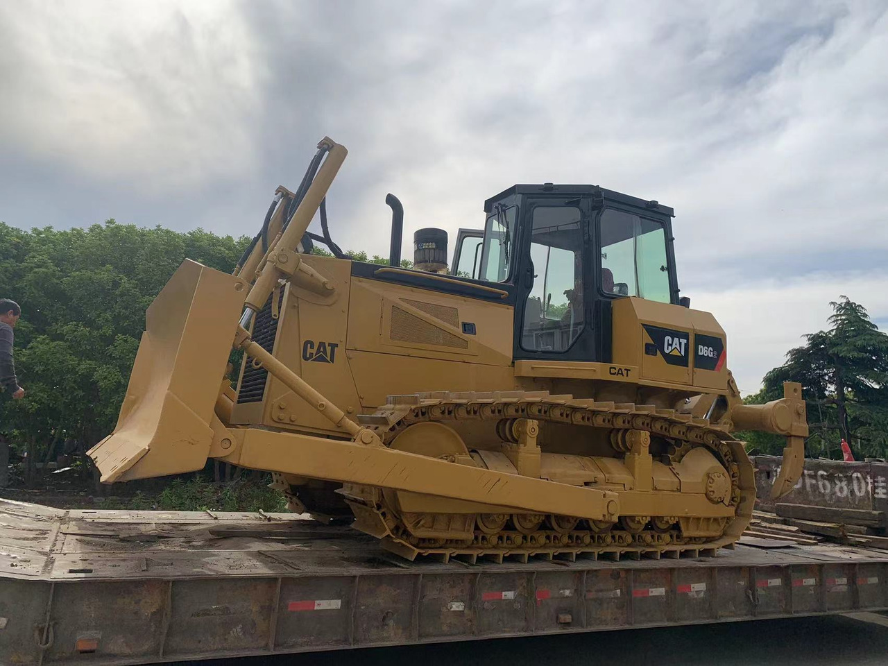 Caterpillar D6G, D6G2 Bulldozer Good Price Secondhand CAT Tracked Tractor - Bulldozer: picture 1 Caterpillar D6G, D6G2 Bulldozer Good Price Secondhand CAT Tracked Tractor - Bulldozer: picture 1