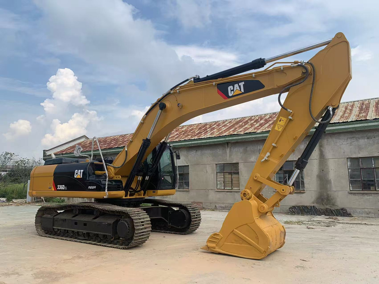 Caterpillar Heavy Excavator 36 ton Mining Machine CAT 336D, 336D2 - Crawler excavator: picture 1 Caterpillar Heavy Excavator 36 ton Mining Machine CAT 336D, 336D2 - Crawler excavator: picture 1