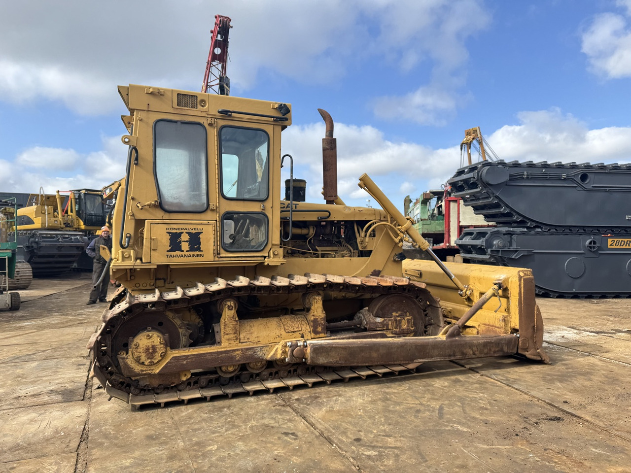 Caterpillar Used Bulldozer CAT D6D Good Price Tracked Tractor - Bulldozer: picture 2 Caterpillar Used Bulldozer CAT D6D Good Price Tracked Tractor - Bulldozer: picture 2
