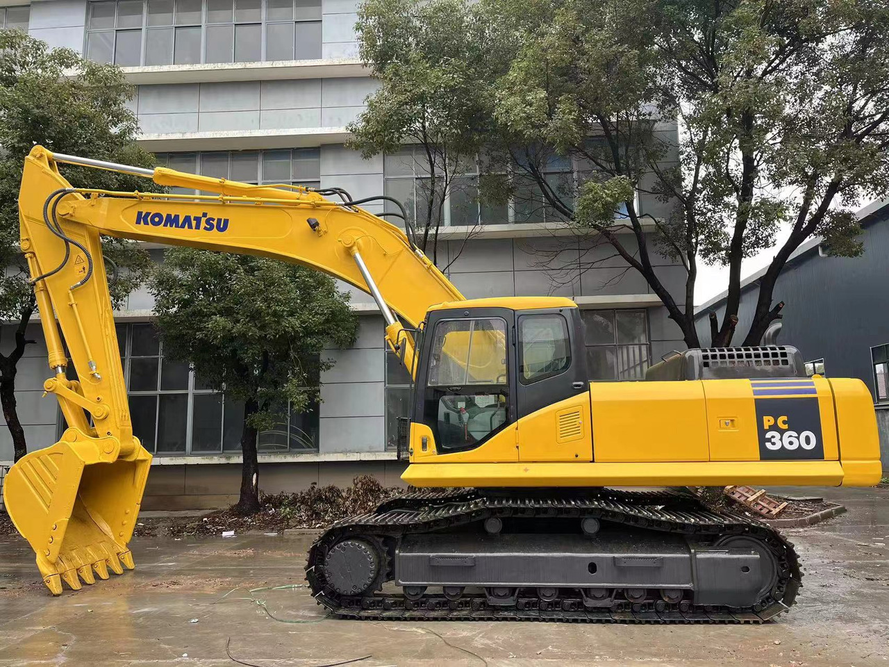 Komatsu 36 ton Mining Excavator PC360 - Crawler excavator: picture 1 Komatsu 36 ton Mining Excavator PC360 - Crawler excavator: picture 1