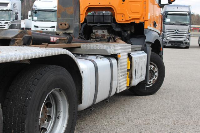 Hook lift truck Mercedes-Benz Arocs 2642 L EXPORT: picture 8
