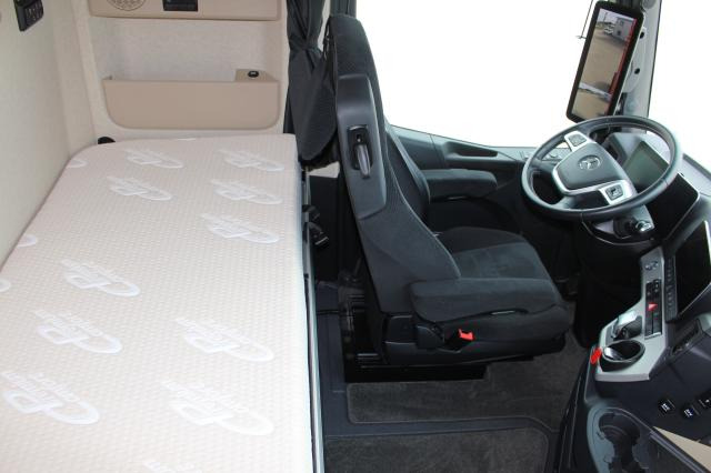 Tractor unit Mercedes-Benz Actros 1863LS NEUZUSTAND: picture 9