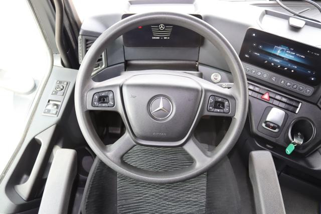 Tractor unit Mercedes-Benz Arocs 1853 HAD 4X2 / 4X4 LS: picture 8